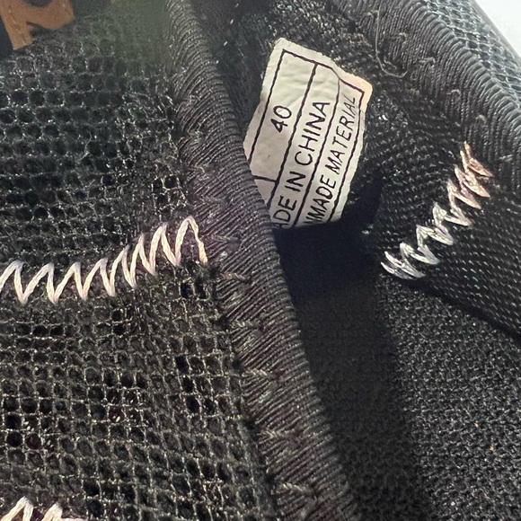 Unisex Fantiny Beach/Water Shoes Size 40 Womens 9 - Picture 5 of 5